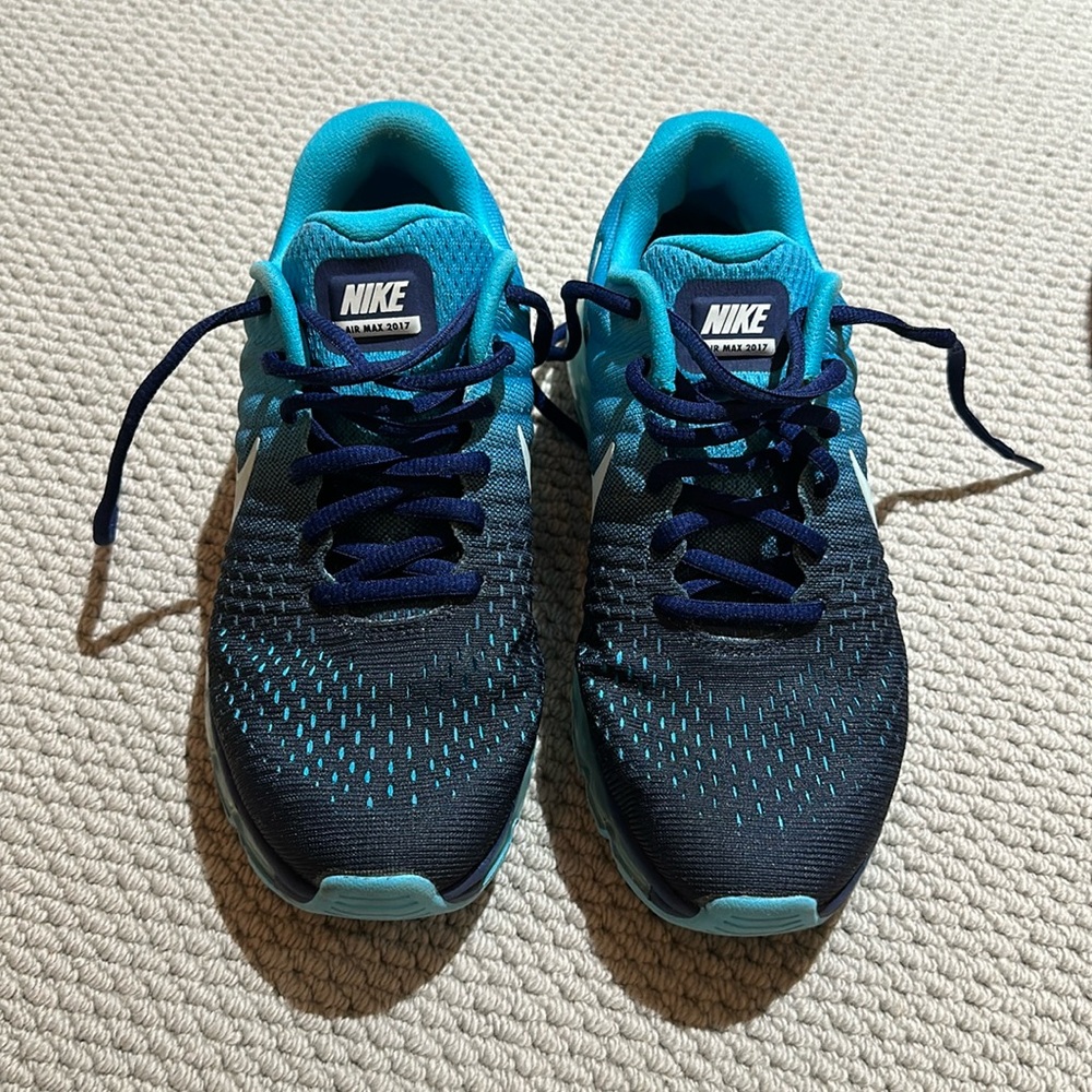 Nike Air Max 2017 WOMENS SIZE 7
